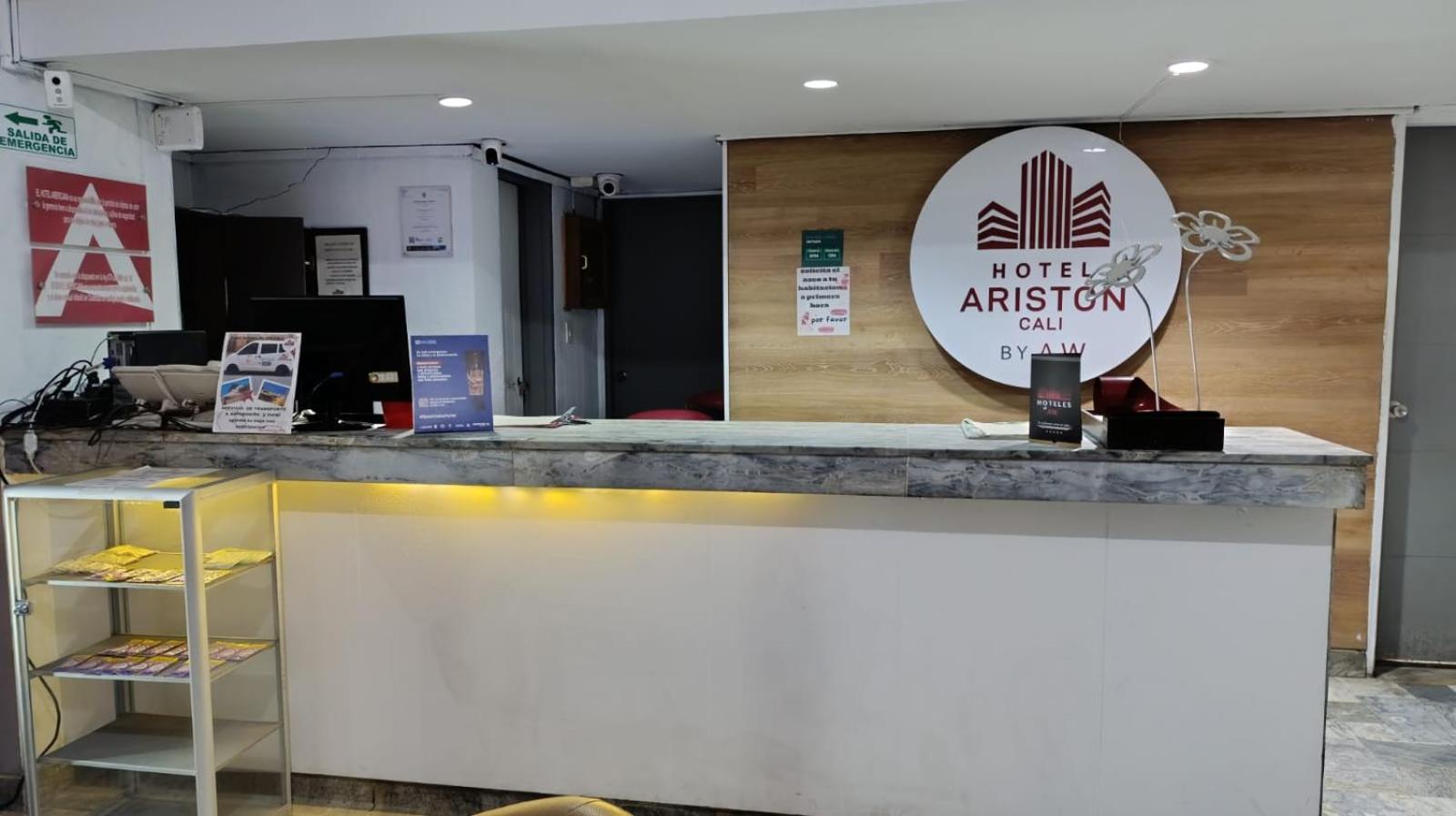 Ariston 4*